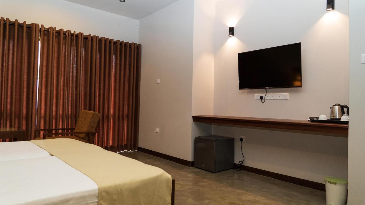 Woodgrove Cabanas Negombo Exterior photo